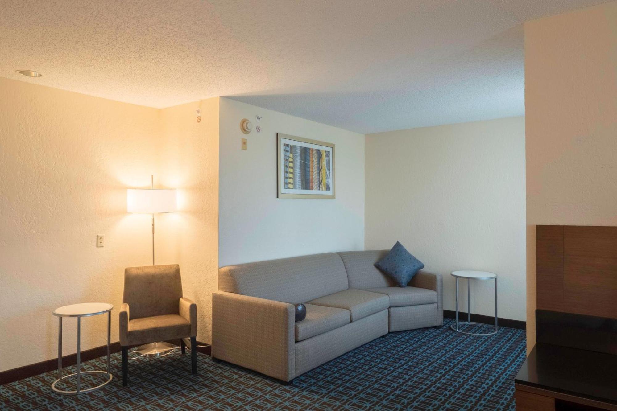 Fairfield Inn & Suites By Marriott Cleveland Streetsboro Exterior photo